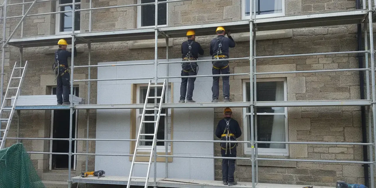Aide pour rénover une maison ancienne&nbsp;: calculez votre budget